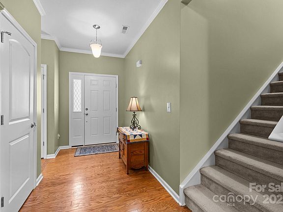 5th image of 2408 Chatham Dr