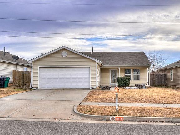 2nd image of 904 SW 156th St