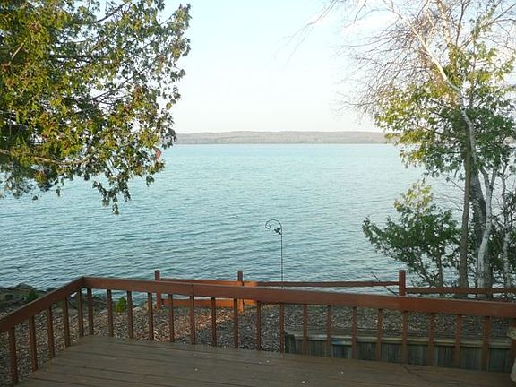 5th image of 429 N West Torch Lake Dr