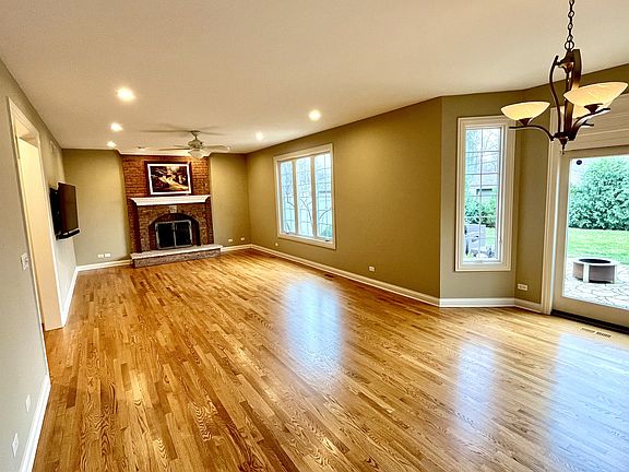 2nd image of 2437 Bel Air Dr