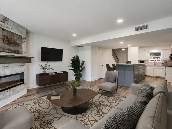 1257 Roaring Springs Rd, Fort Worth, TX 76114