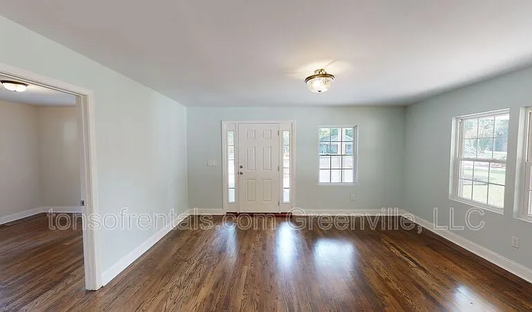 217 Brockman Ave — Photo 2