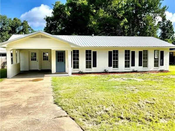 709 N Deanna Dr, Marksville, LA 71351