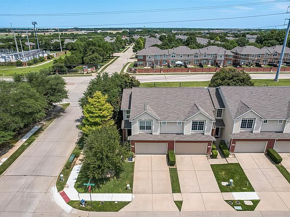 3rd image of 4541 Woodsboro Ln