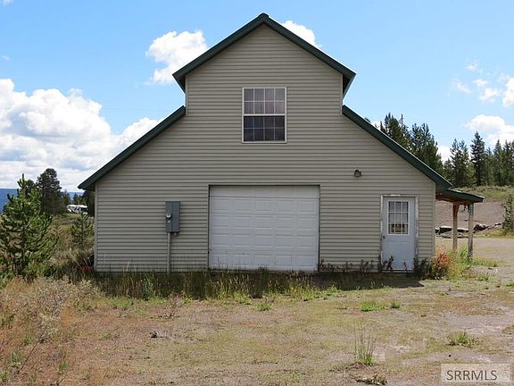 2nd image of 4121 Quakie Ln