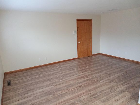 2nd image of 2432 Holmes St APT 6