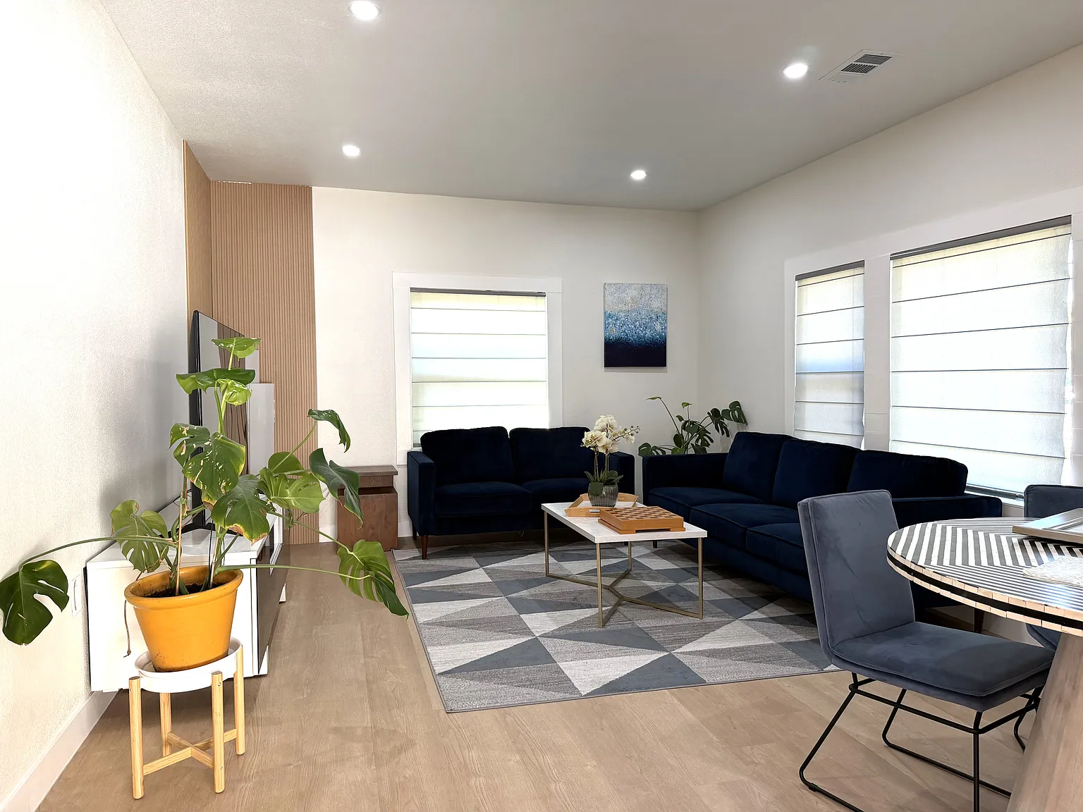 3 bed, 1189 sqft, $4,695 — Photo 3