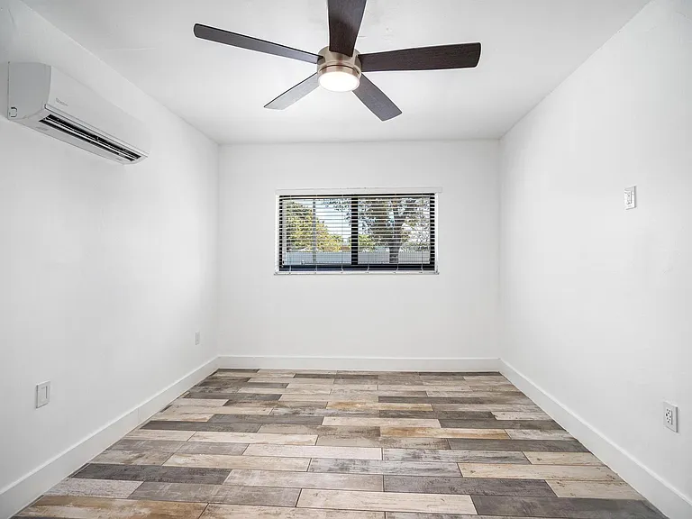180 SW 63rd Ave #1 — Photo 15