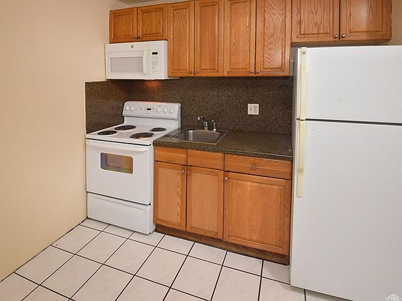 3rd image of 831 W Beaver Creek Blvd Suite C5