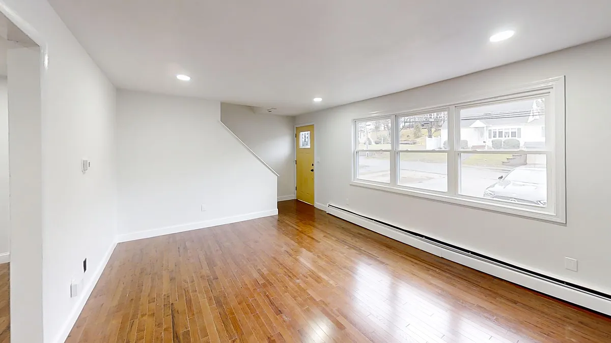 Building Photo - 44-46 Willard St #44