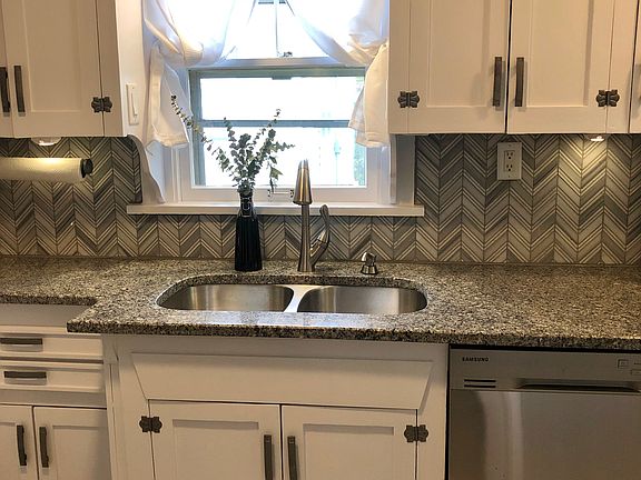 Granite C-top & marble back