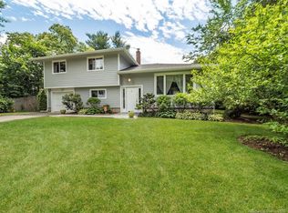 7 Calumet Rd, Westport, CT 06880