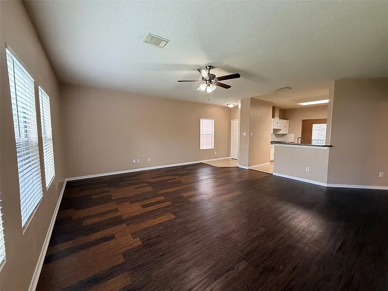 15423 Fir Woods Ln — Photo 6