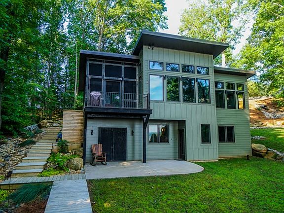 4th image of 126 N Triton Dr