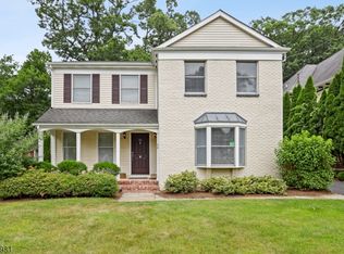 25 Ruthven Pl, Summit, NJ 07901