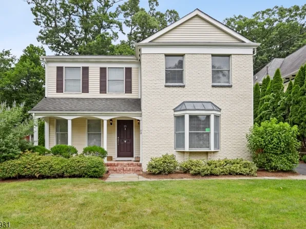 25 Ruthven Pl, Summit, NJ 07901