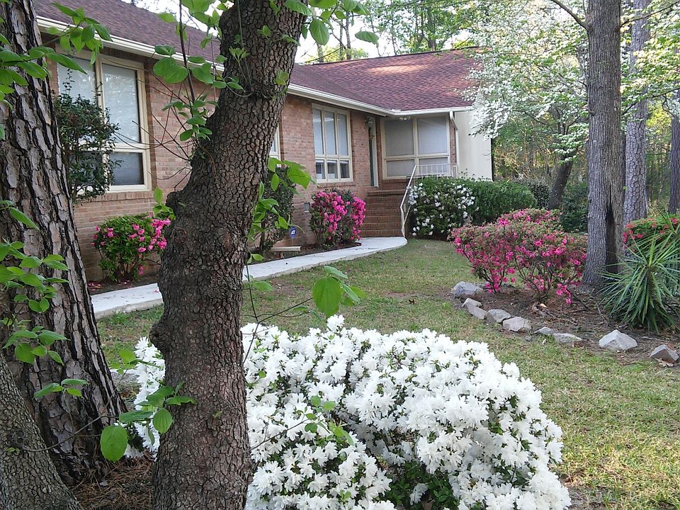 2nd image of 1335 Country Squire Dr