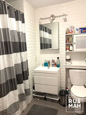 Rented by Rumah Realty Inc | media 22