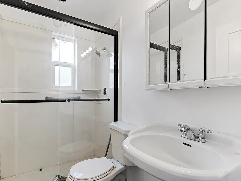 678 N 100 E — Photo 2