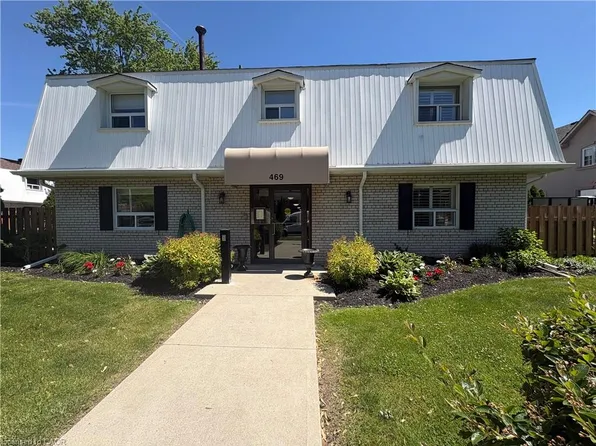 469 Claridge Rd #6, Burlington, ON L7N 2S1