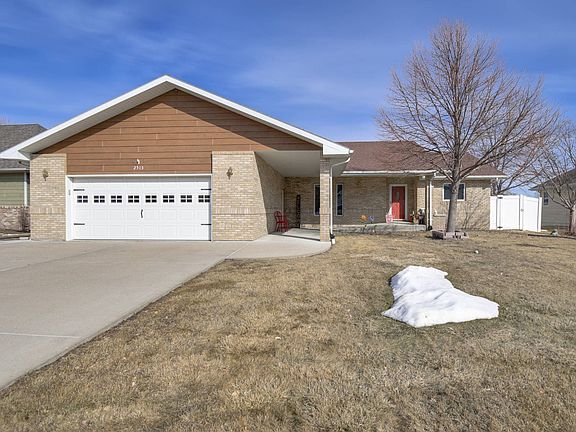 3rd image of 2513 Rose Ct