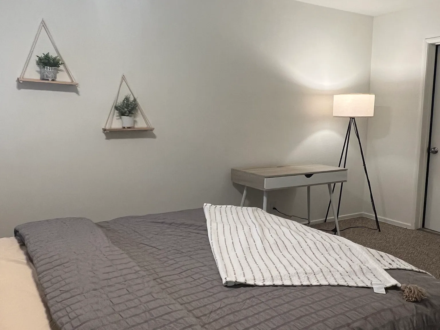 3 bed, 1776 sqft, $1,350 — Photo 1