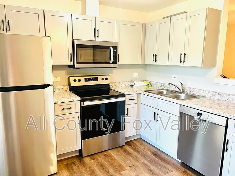 170 S Waters Edge Dr #1 — Photo 3