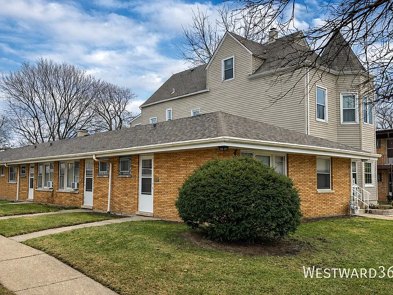 12413 Maple Ave #5 — Photo 2