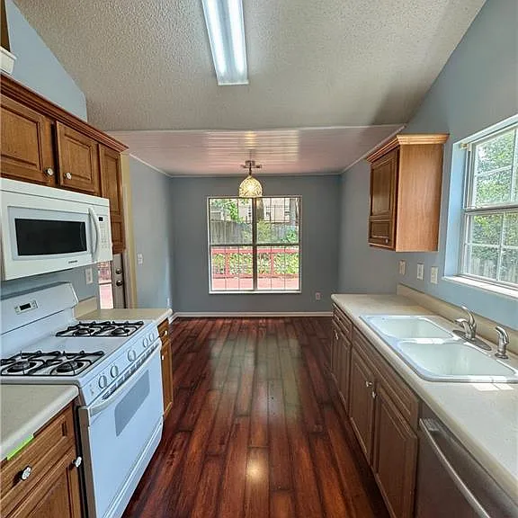1840 Arborwood Dr — Photo 14