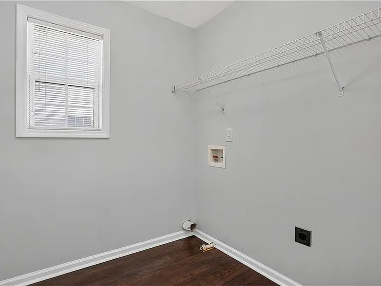 325 Shadowbrooke Cir — Photo 27