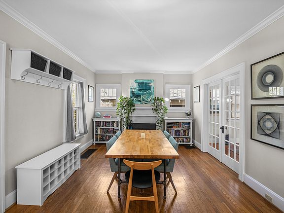 4th image of 130 Ransom Ave