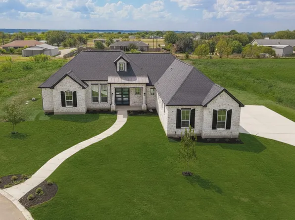 302 Venado Oaks, Castroville, TX 78009