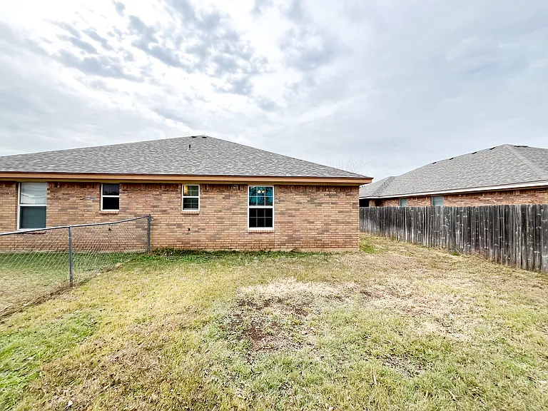 1213 Cinch Dr #A — Photo 32