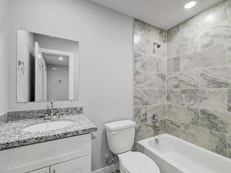 8215 Hanna St #B — Photo 10