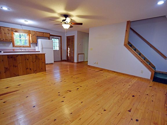 4th image of 86 Autumn Ln