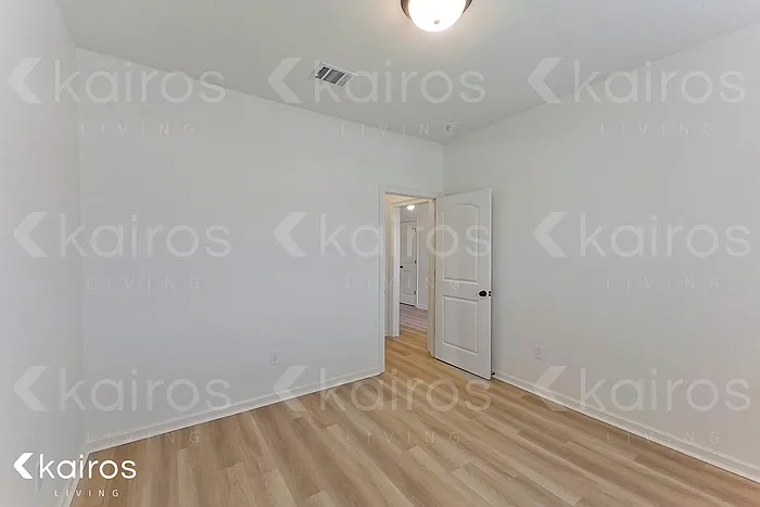 207 Foggy Ln — Photo 9