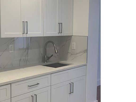 2nd image of 737 Sheffield Ave Floor 2