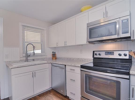 5th image of 108 Greenwood Ave