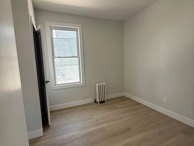 575 13th Ave #1F — Photo 3