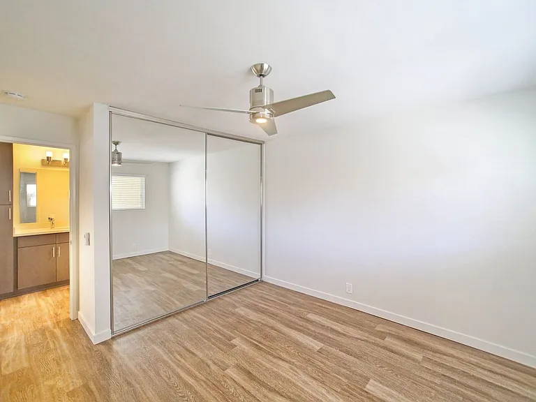 unit on 32nd — Photo 7