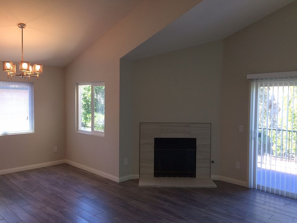 2nd image of 11321 Avenida De Los Lobos APT H