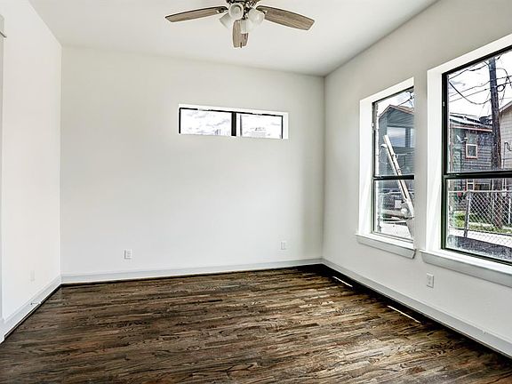 Sample of photo to show construction quality from 1510 Saulnier B. First floor has a room that can be a bedroom or an office/study with an en-suite bathroom. Solid oak floors, 10-foot ceilings, and a ceiling fan.