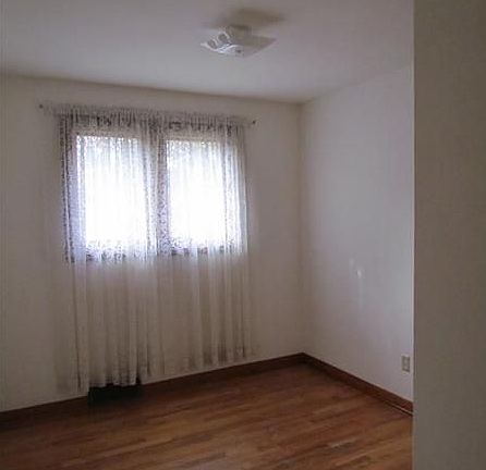 5th image of 4331 Clareville Dr