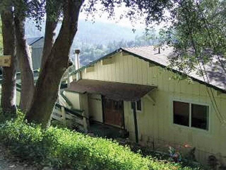 1st image of 380 Delle Dr