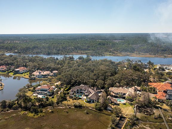 3rd image of 24744 Harbour View Dr