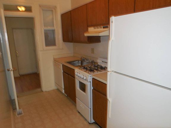 5th image of 3917 W St NW APT 3