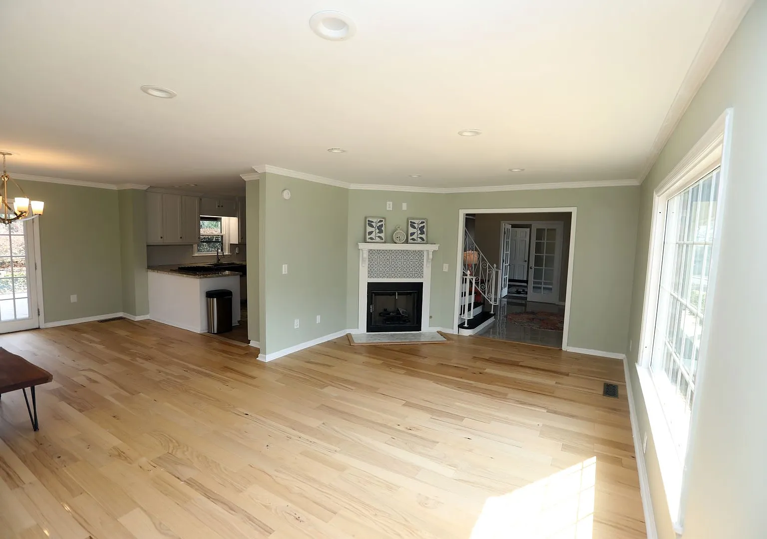 This distinguished five-bedroom, three-bathroom residence offers an exceptional combination of re... — Photo 4