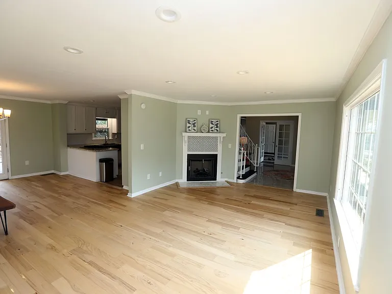3710 NE Winkfield Pl — Photo 4