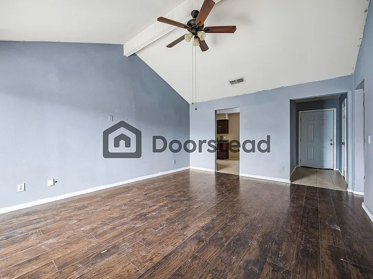 2803 Scottsbluff Dr — Photo 6