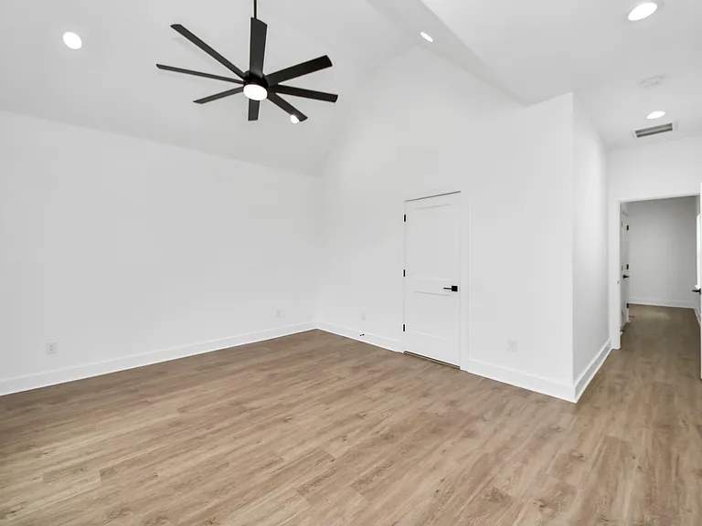 5029 Broom St #B — Photo 7